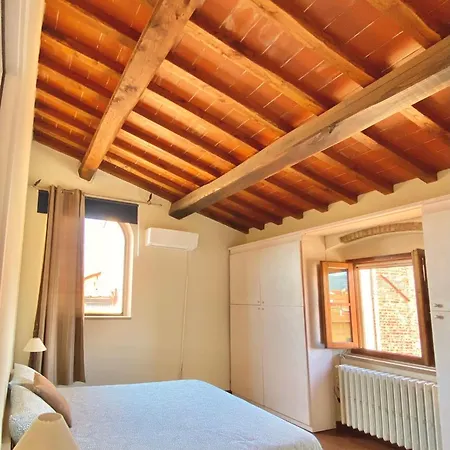 Apartment Berenice Housing Prato (Prato)